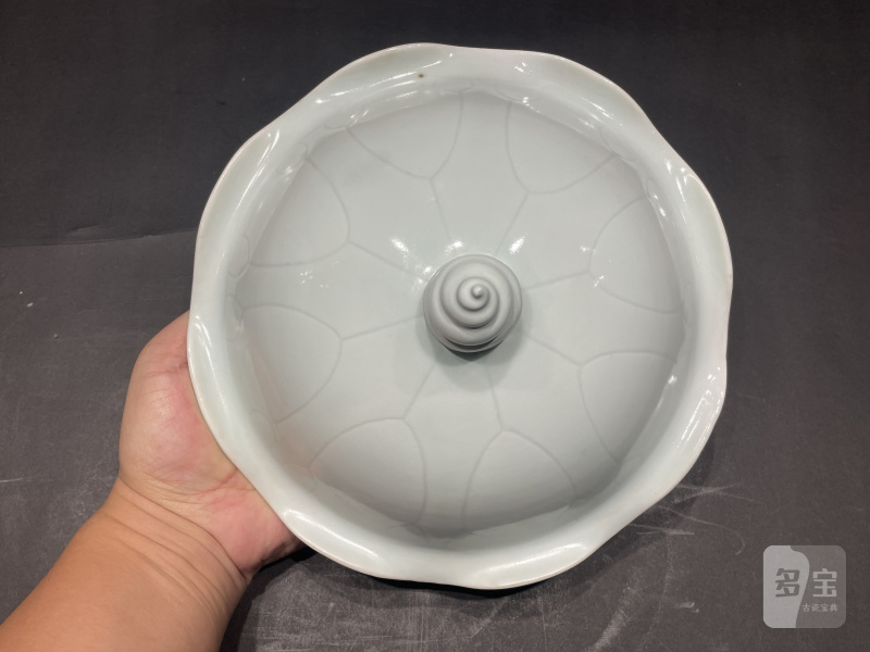 清晚期 青釉荷叶罐一对 - 图15